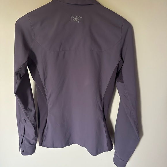 Arc’teryx women’s top size S - Picture 3 of 6